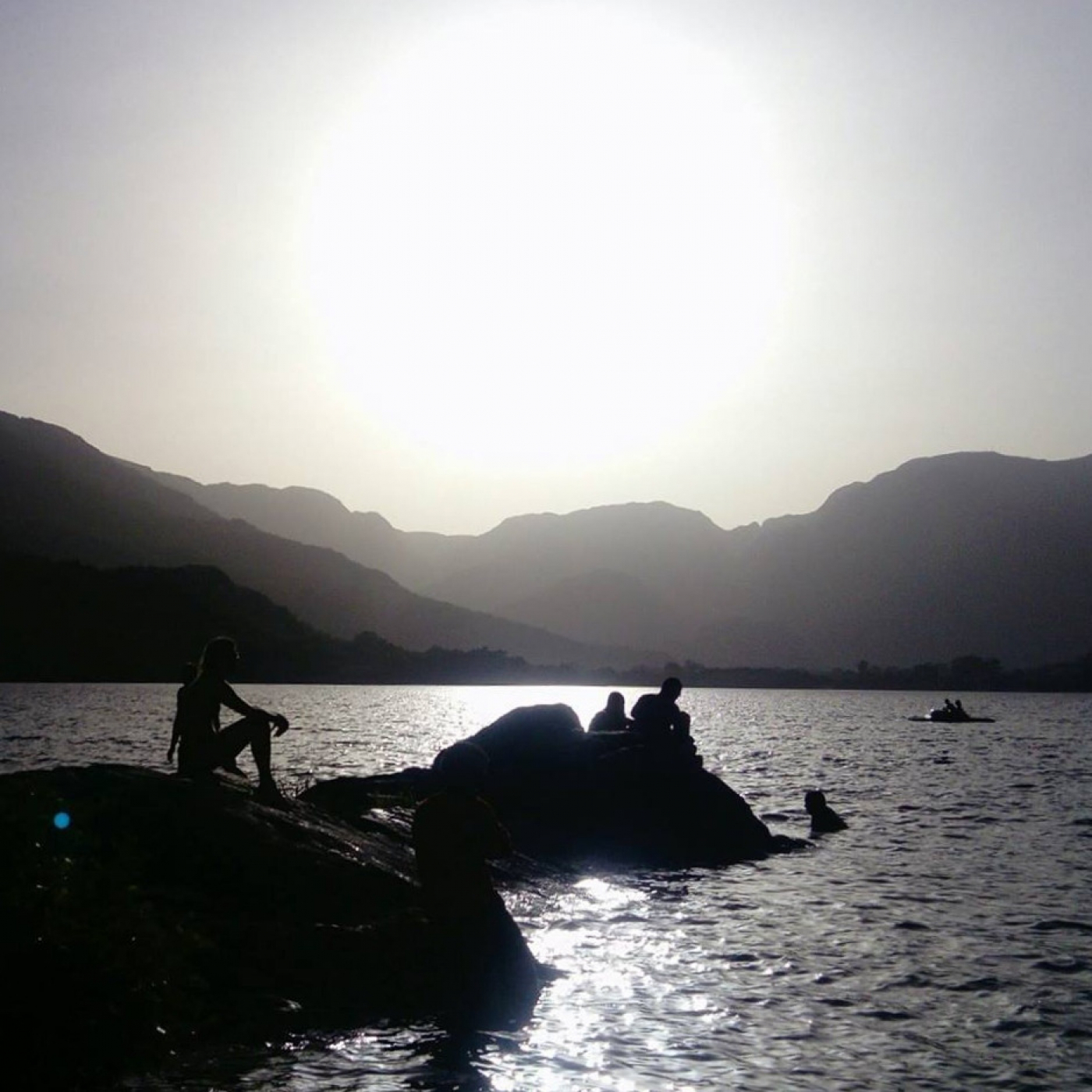 gallery/atardecer playa custa llago